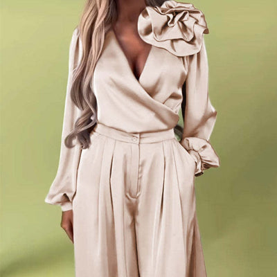 Elegant Jumpsuit with Flower