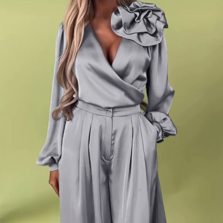 Elegant Jumpsuit with Flower