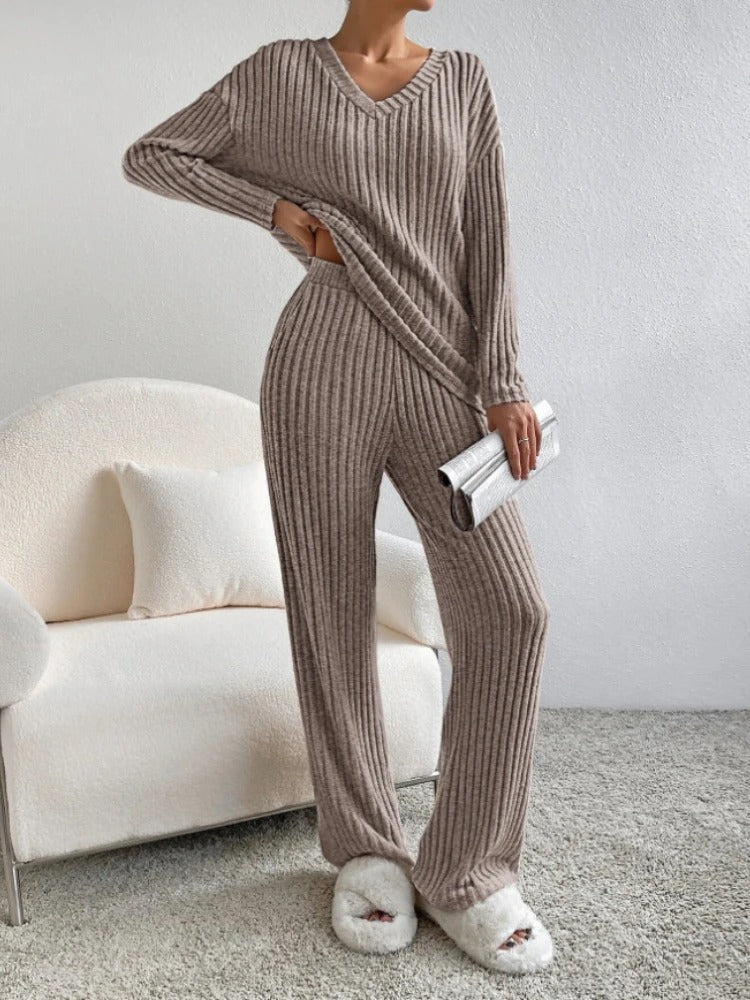 LIVIA | Elegant Knit Set and Pants for Comfort and Style